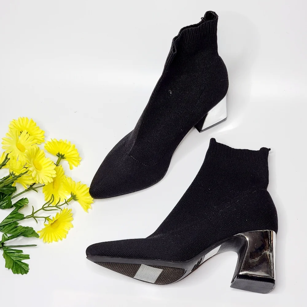 NWOT Forever 21 Size 5.5 Pointy Toe Elastic Ankle Boots - Picture 1 of 5